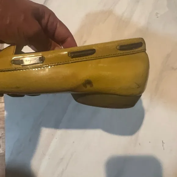 Salvatore Ferragamo stylish yellow patent leather driving shoes SZ 8.5