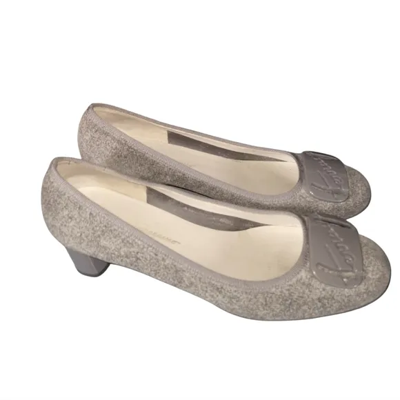 Salvatore Ferragamo Women's Vintage Suede Elegant Gray Women's Block Heels Sz 9