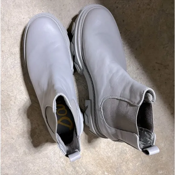 Sam Edelman Daelyn Lug Sole Chelsea Boot waterproof! Grey Leather size 8