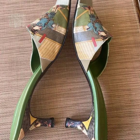Sandals, 10 M, Jcon