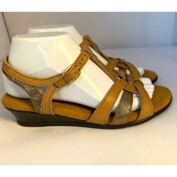 SAS Aurora Brown Sandals Size 7.5 W Like New