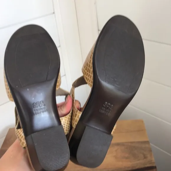 SAS Suntimer Croc Embossed Sandals