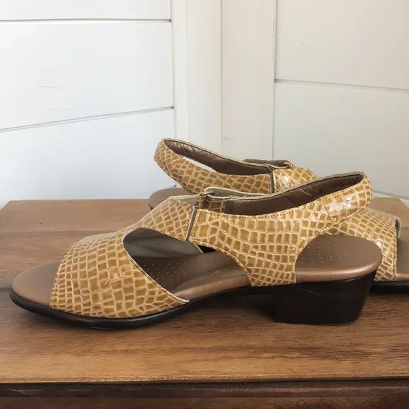 SAS Suntimer Croc Embossed Sandals