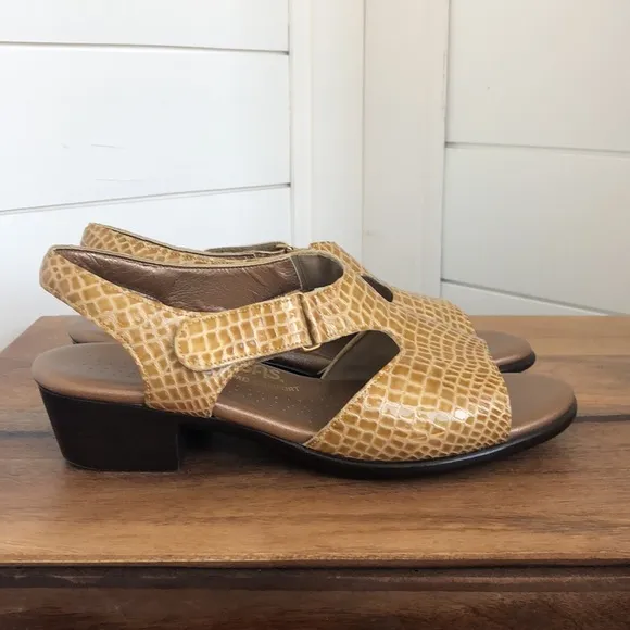 SAS Suntimer Croc Embossed Sandals