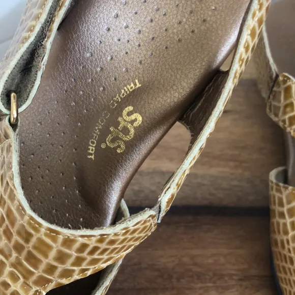 SAS Suntimer Croc Embossed Sandals