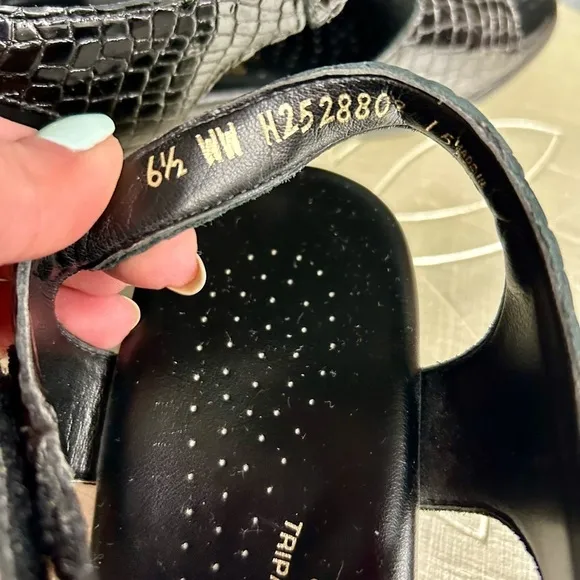 SAS Tripad Comfort Black Leather Sandals, Size 6