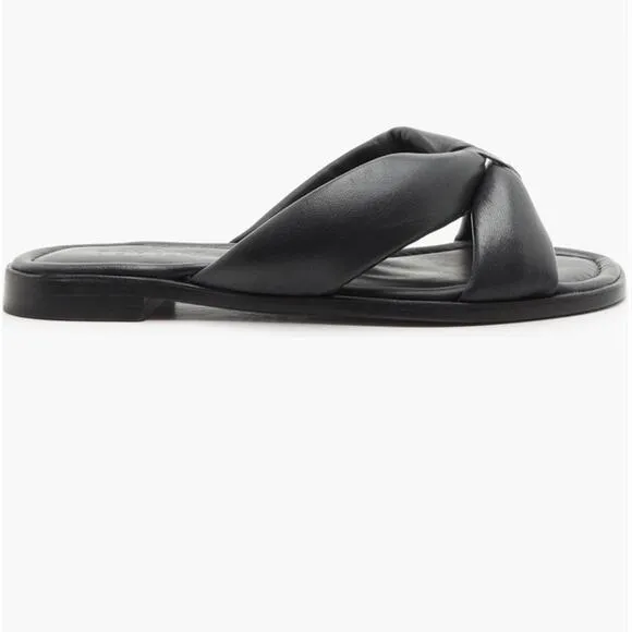Schutz Fairy Slide Sandals Black Size 7.5 Leather NIB Puffer Straps
