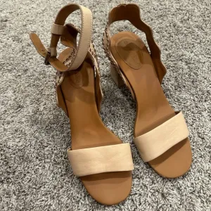 See By Chloe Embellished Nude Leather Sandals Heels Size 41 *damaged*