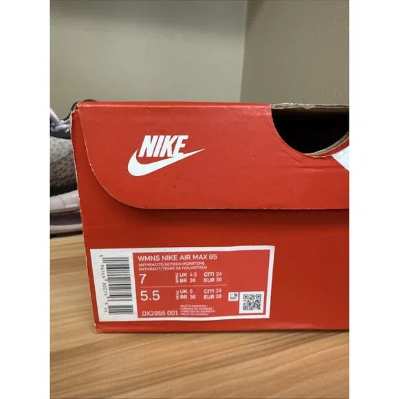 Size 7 - Nike Air Max 95 Viotech W