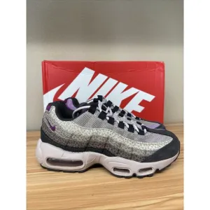 Size 7 - Nike Air Max 95 Viotech W