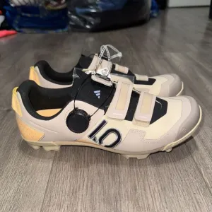 Size 9 Womens Adidas Five Ten 5.10 Kestrel BOA Mountain Bike Beige Purple HQ6032