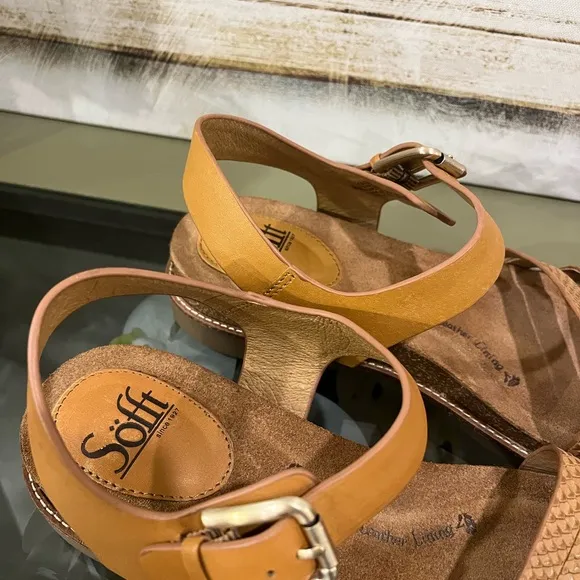 Sofft Brinda  Tan Leather Comfortable Ankle Strap Sandal’s Women’s Size 8