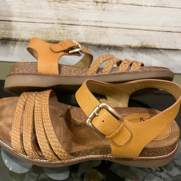 Sofft Brinda  Tan Leather Comfortable Ankle Strap Sandal’s Women’s Size 8