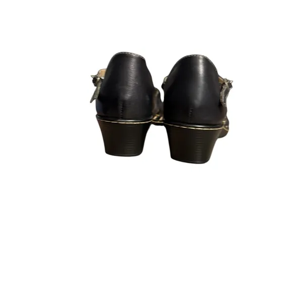 Softspots Tatianna Black Strappy Wedge Sandals 8.5W