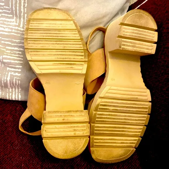 🌹SOFTWAVES Tan Chunky Heel Sandals Awesome Details Wide Straps So Comfortable!