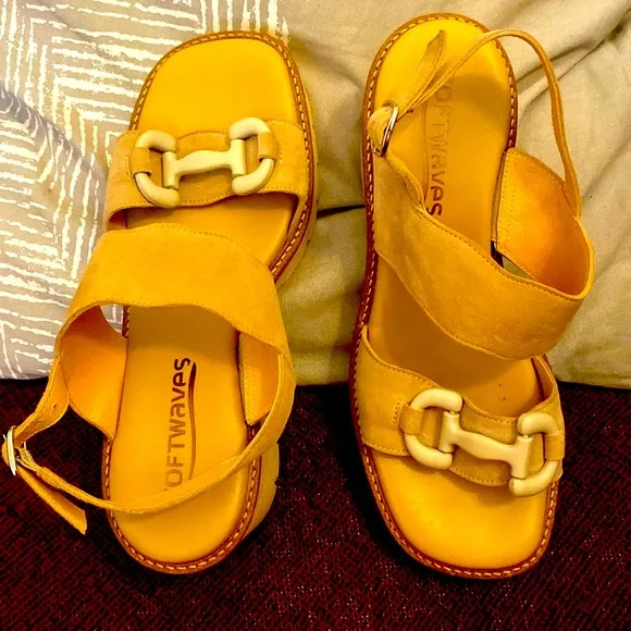 🌹SOFTWAVES Tan Chunky Heel Sandals Awesome Details Wide Straps So Comfortable!
