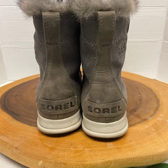 SOREL Fur Trimmed Grey Suede Lace Up Winter Outdoor Boots
