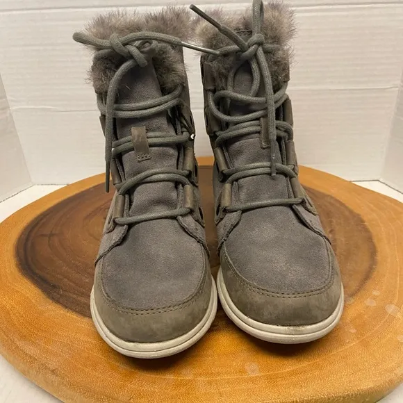 SOREL Fur Trimmed Grey Suede Lace Up Winter Outdoor Boots