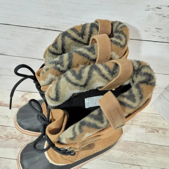 Sorel Joan of Arctic Knit II Winter Boots in Brown Size 6.5