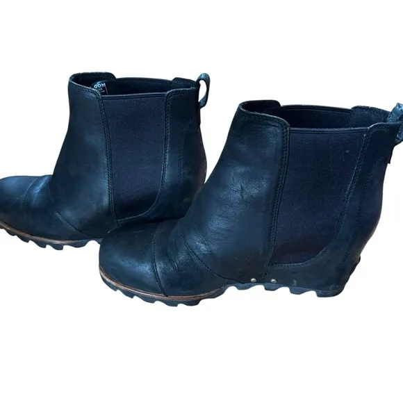Sorel Lea Black Waterproof Leather Chelsea Hidden Wedge Short Boots Women's Sz 9