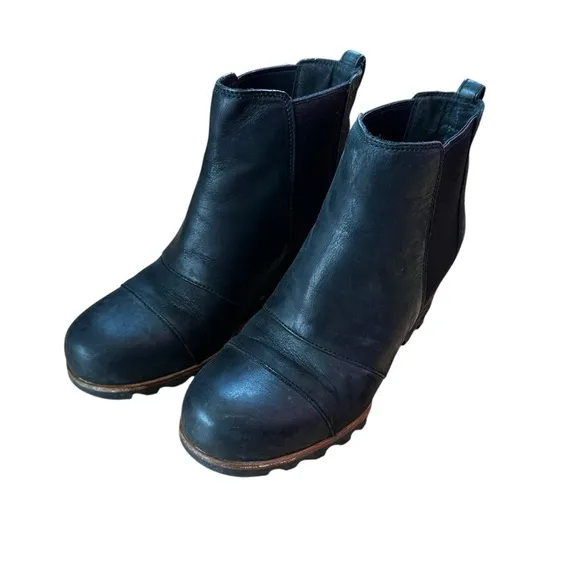 Sorel Lea Black Waterproof Leather Chelsea Hidden Wedge Short Boots Women's Sz 9