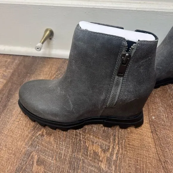 Sorel Quarry/Black Woman’s Joan of Arctic Leather Waterproof Wedge III Zip Boots