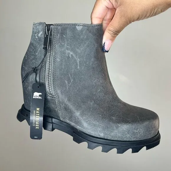 Sorel Quarry/Black Woman’s Joan of Arctic Leather Waterproof Wedge III Zip Boots