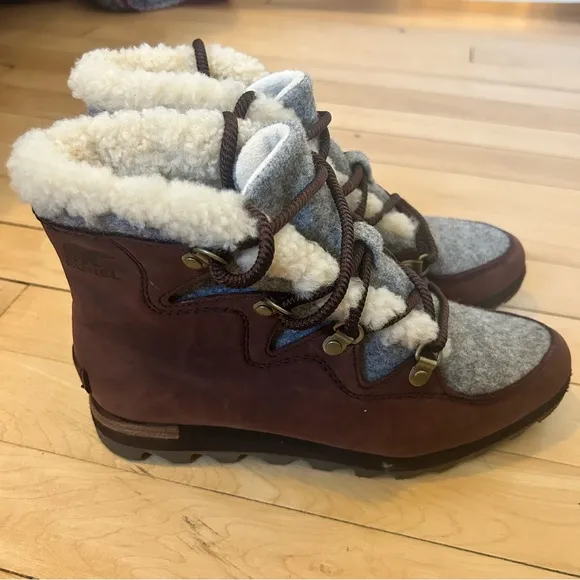 Sorel Sneakchic Alpine Holiday Boots 6.5 Women Shearling And Leather