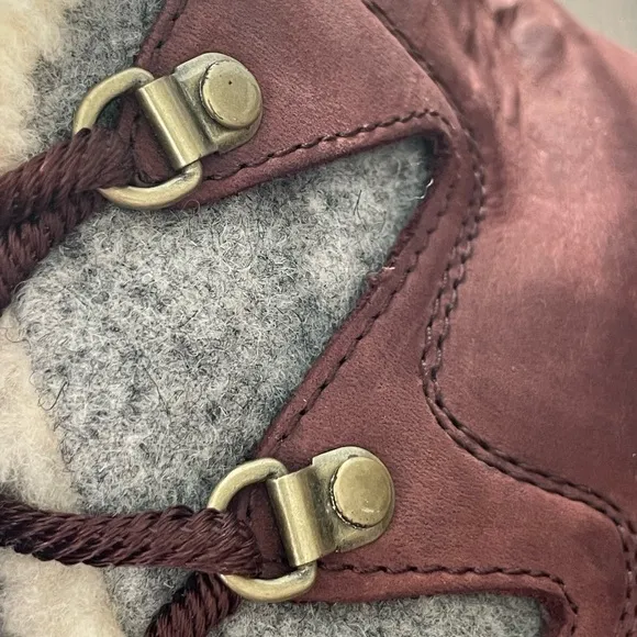 SOREL Sneakchic Alpine Leather Boots Interior Waterproof Snow 8.5