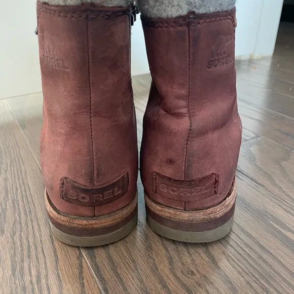 SOREL Sneakchic Alpine Leather Boots Interior Waterproof Snow 8.5