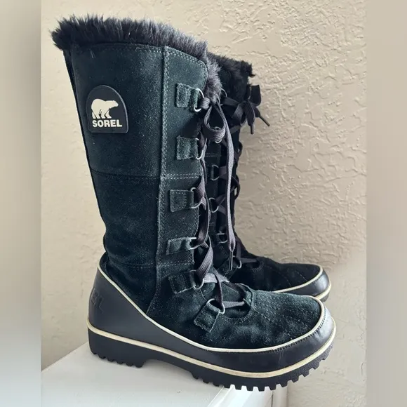 Sorel Tivoli High II Snow Boot in Black NWOT. Size 9 Waterproof outdoor Winter