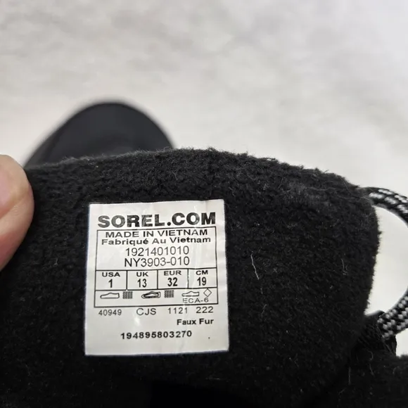 Sorel Whitney II Youth Size 1 Black Ankle Outdoor Boots 1921401010