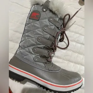 Sorel Women’s waterproof boots size 9.5 like new