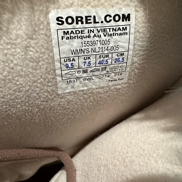 Sorel Women’s waterproof boots size 9.5 like new
