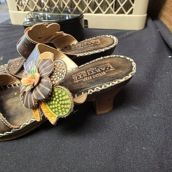 Spring Step L'Artiste Oceanside Brown Sandals Kitten Heel flowers Size 9