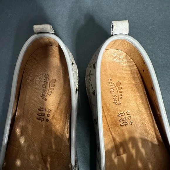 Spring Step size 10.5  Europa 40 Women's shoes Pre owned Exellent condition.