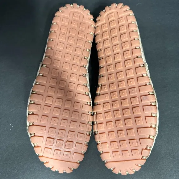 Spring Step size 10.5  Europa 40 Women's shoes Pre owned Exellent condition.