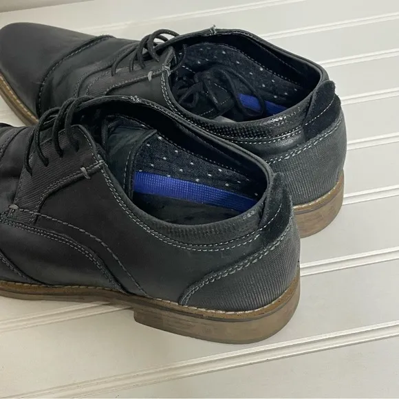 Steve Madden Black Pinsen Cap Toe Derby 416