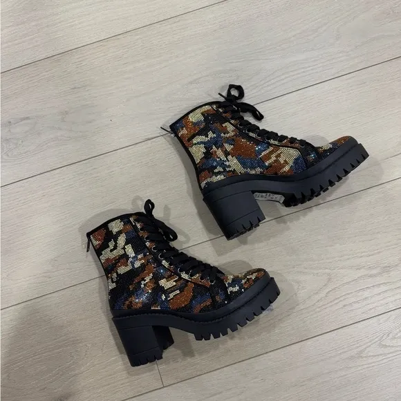 Steve Madden Camo Multicolor Lace-Up Ankle Boots