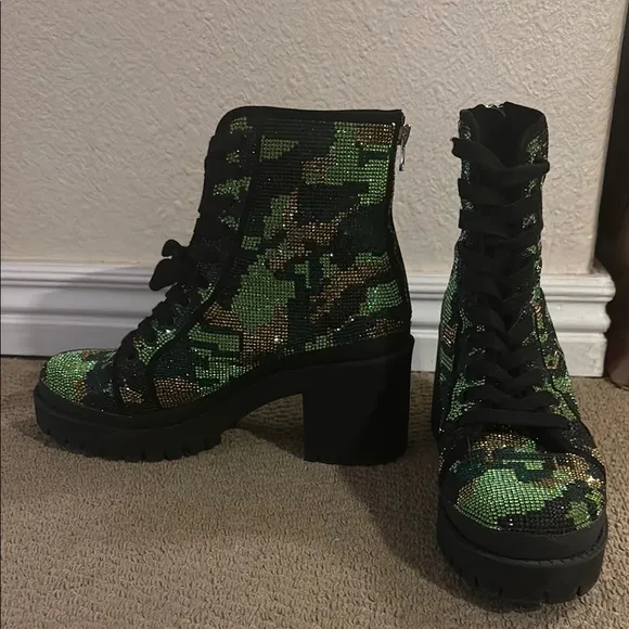 Steve Madden Green and Gold Lace Up Boots