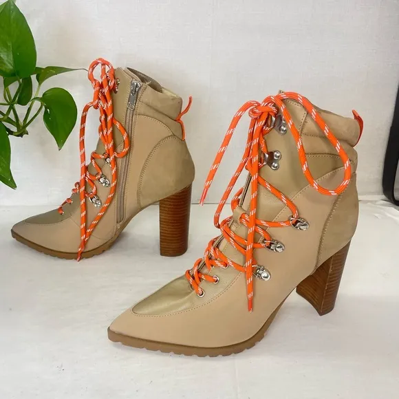 Steve Madden Kare Lace Up Heeled BOUTIQUE Ankle Booties‎ in size 9.5 M