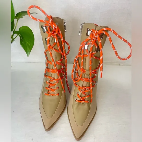 Steve Madden Kare Lace Up Heeled BOUTIQUE Ankle Booties‎ in size 9.5 M