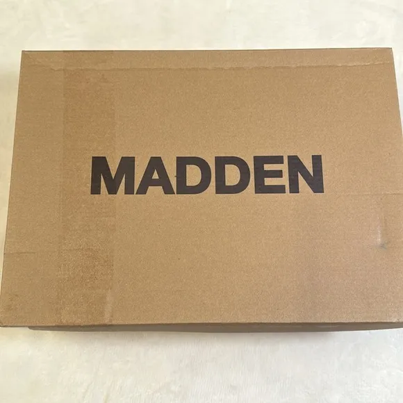 Steve Madden Men’s Maxxin Cognac Suede Chelsea Boots- 11