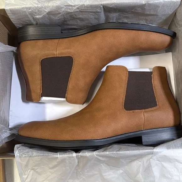 Steve Madden Men’s Maxxin Cognac Suede Chelsea Boots- 11