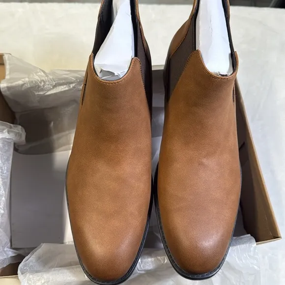 Steve Madden Men’s Maxxin Cognac Suede Chelsea Boots- 11