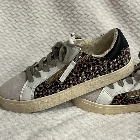 Steve Madden Parka Studded Mixed Media Zip Closure Fashion Sneaker 8.5M NEW