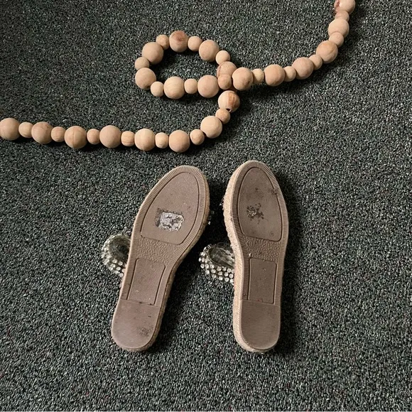STEVE MADDEN Rhinestone Gemstone Crystal Lucite Clear Flat Nude Sandals Shoes