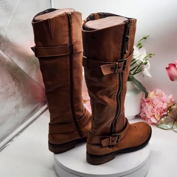 Steve Madden Wheat Sonnya Cognac Boots in a Size 7.5