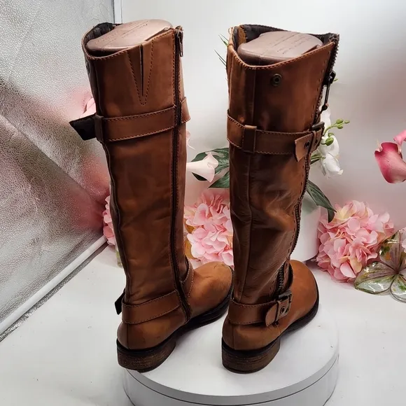 Steve Madden Wheat Sonnya Cognac Boots in a Size 7.5