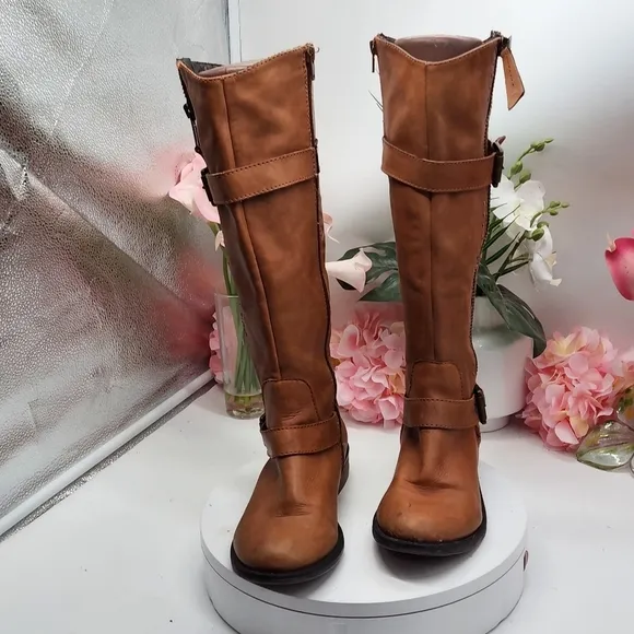 Steve Madden Wheat Sonnya Cognac Boots in a Size 7.5